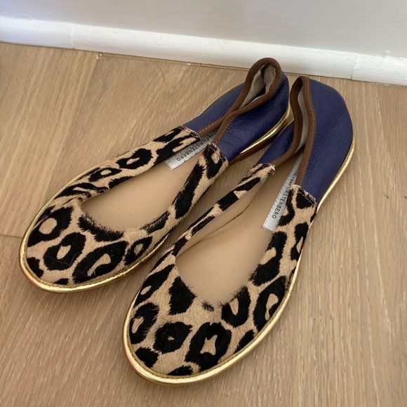 Diane Von Furstenberg Botswana Haircalf Flat sz 5 shoes - Picture 1 of 6